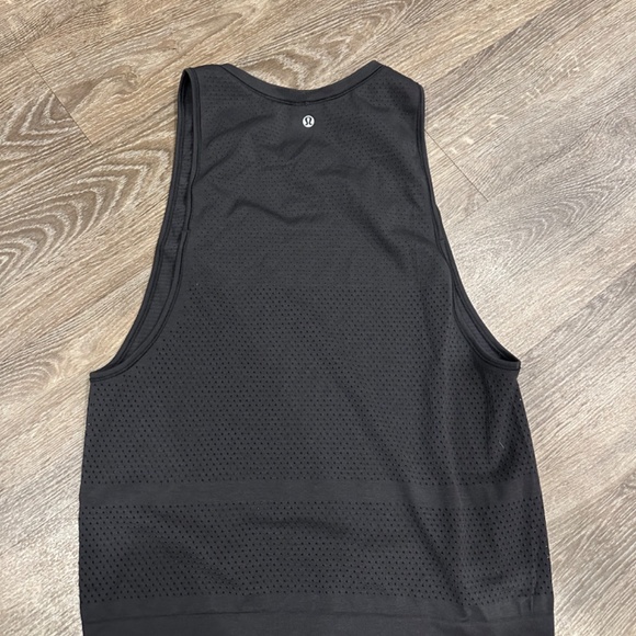 Lululemon black tank size 6 with mesh details - Picture 2 of 2